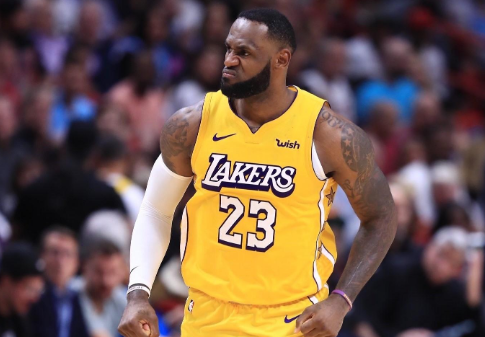  哈利伯顿25+12，国王终结湖人三连胜  