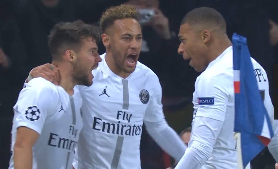  巴黎圣日耳曼主场力克劲旅，领跑法甲积分榜