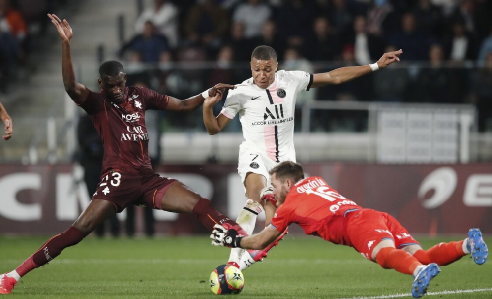  梅斯保级背水一战,绝地反击逆转战胜对手  